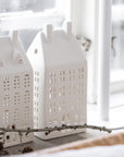 Nordic Urban House – Tall Ceramic Building