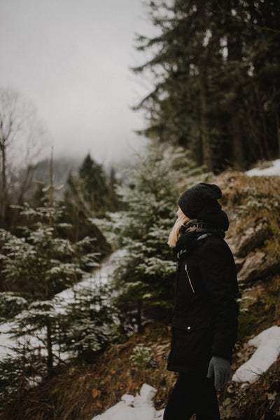 "8 consejos esenciales para un paseo invernal seguro y agradable en la naturaleza"