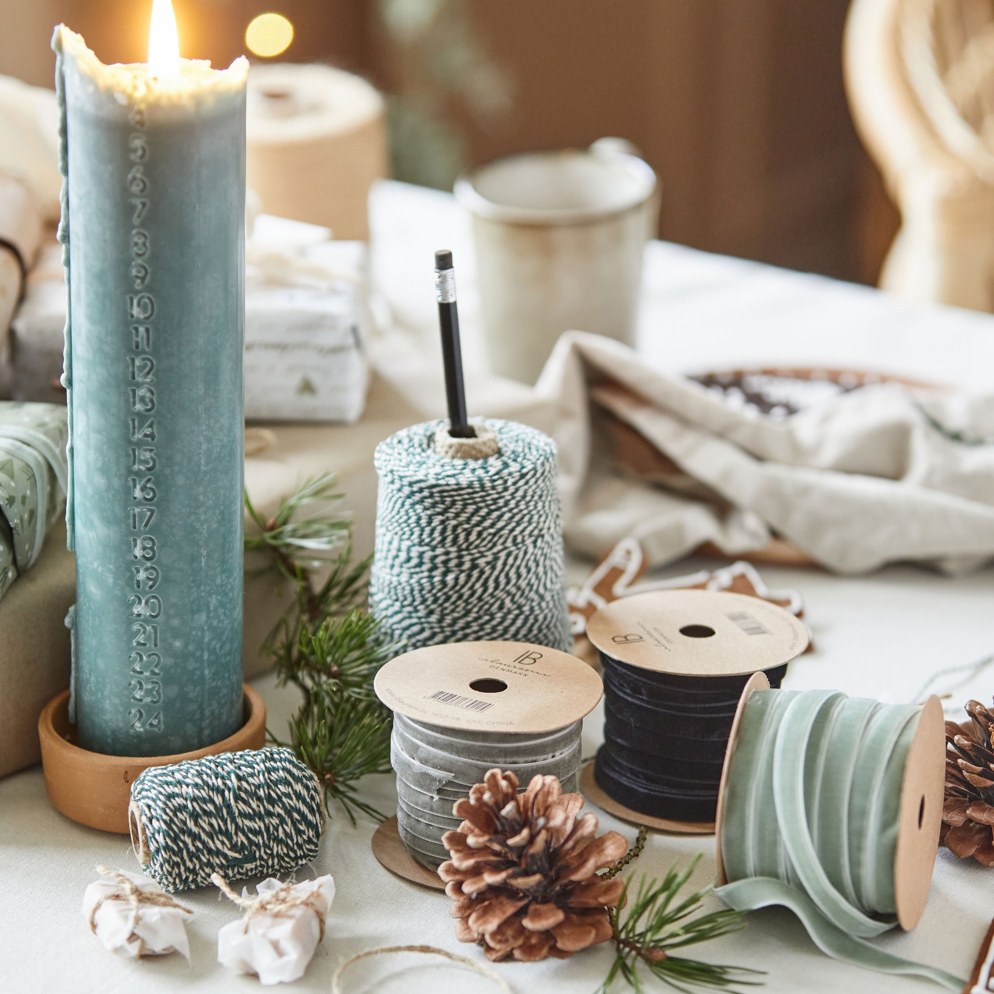 CARDS AND GIFT WRAPPING
