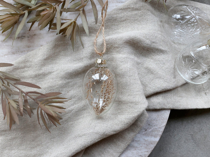 Easter Egg in glass with real flower