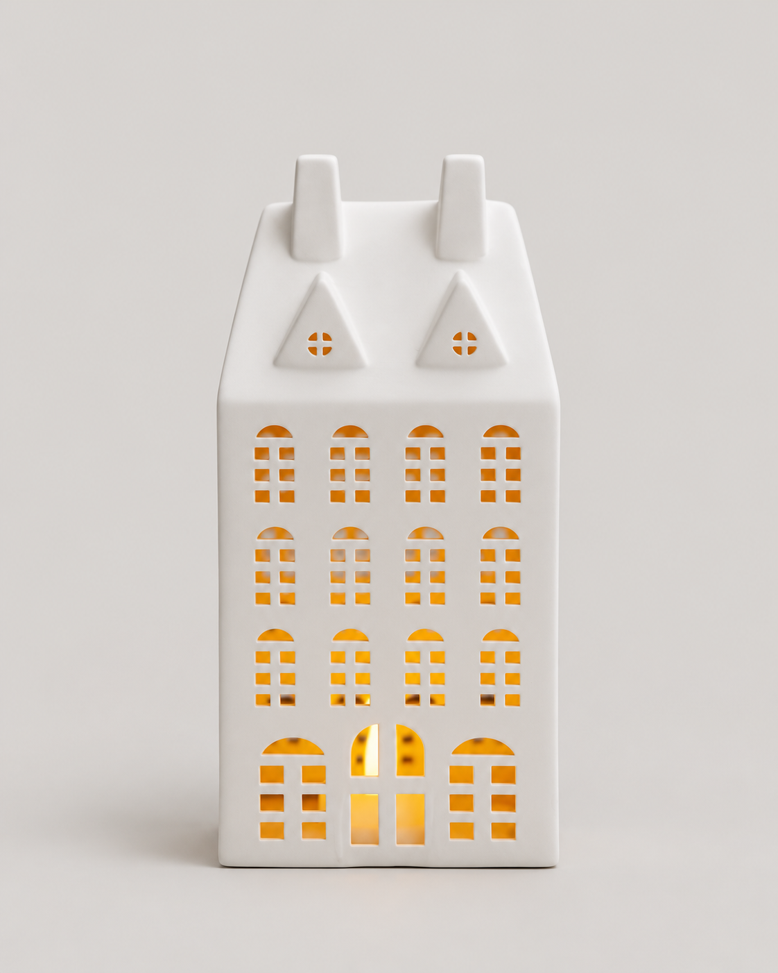 Casa urbana nórdica – 2 janelas no sótão