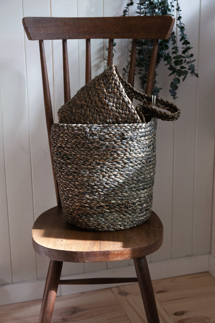 Basket for hanging