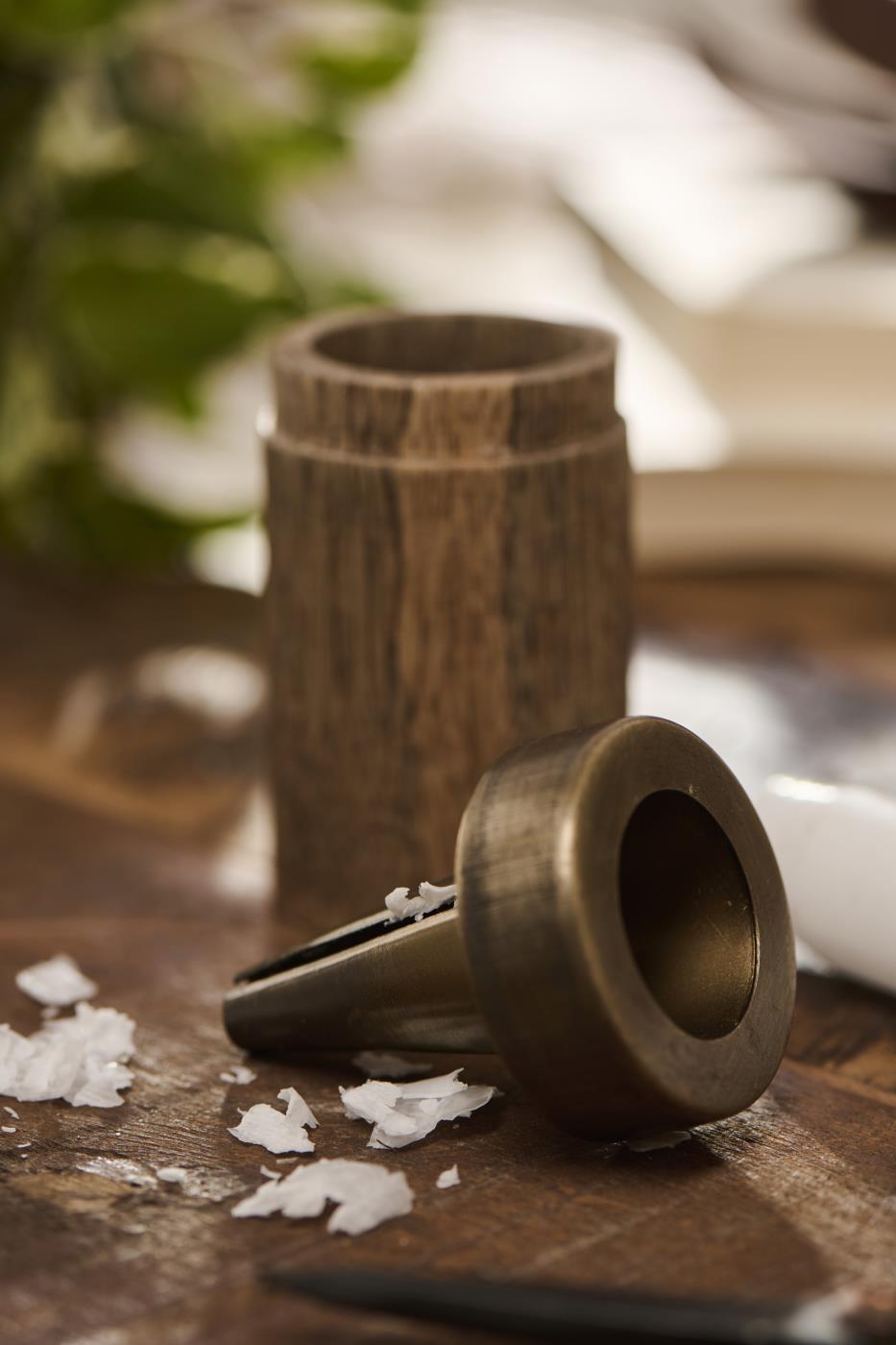 Candle sharpener