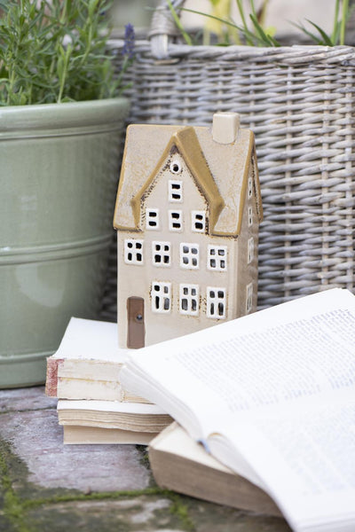 House Nyhavn 1 dormer window Beige