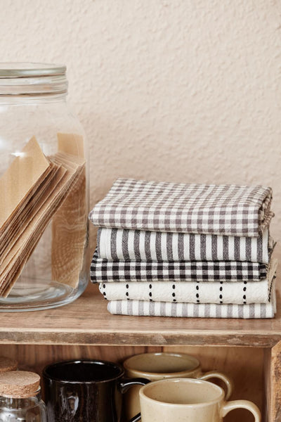 Tea Towel Victor - small brown and white checks