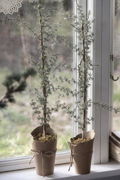 Artificial cedar with paper stand